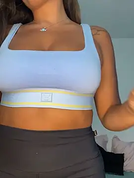 fenixgre online show from October 2025 06:50:01 PM