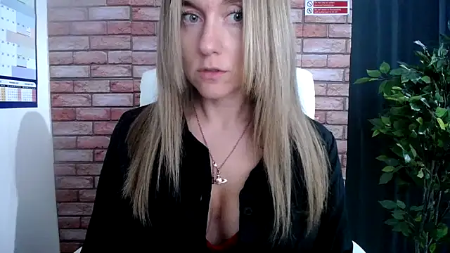 Snapshot of HarleyRebz chatting on October 2025 06:52:01 AM HarleyRebz online show from October 2025 06:52:01 AM