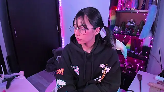 amber yull online show from January 2025 03:41:01 AM