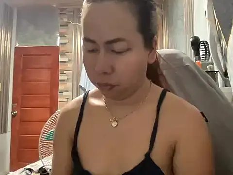 UrLove Marga online show from April 2026 10:58:02 PM