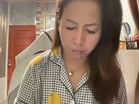 Snapshot of UrLove_Marga chatting on June 2026 10:09:02 PM UrLove Marga online show from June 2026 10:09:02 PM