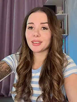 Snapshot of Alina_Vibe_Me chatting on July 2026 11:44:02 PM Alina Vibe Me online show from July 2026 11:44:02 PM