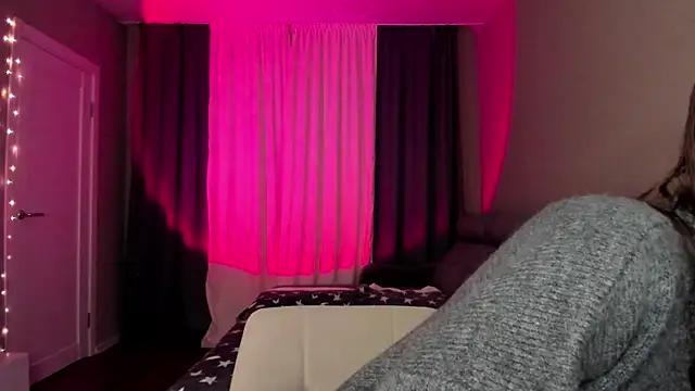 p1nkypaws online show from February 2025 09:59:01 PM