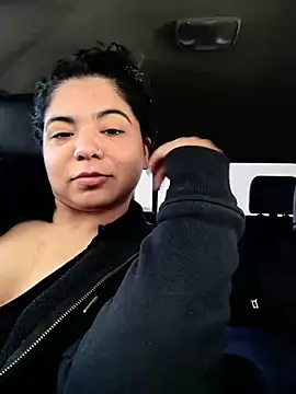 kimmiakiss22 online show from October 2025 10:21:01 PM