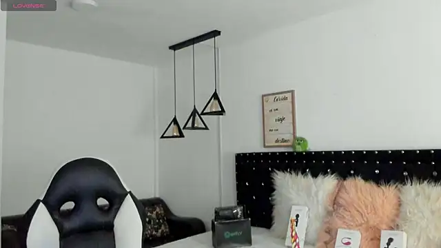 natasha logan  online show from March 2025 04:07:02 AM