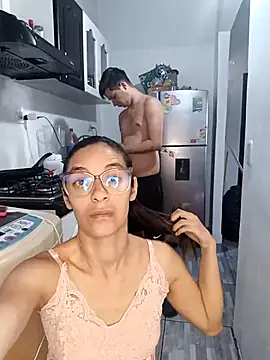 catire2323 online show from December 2024 06:17:01 PM