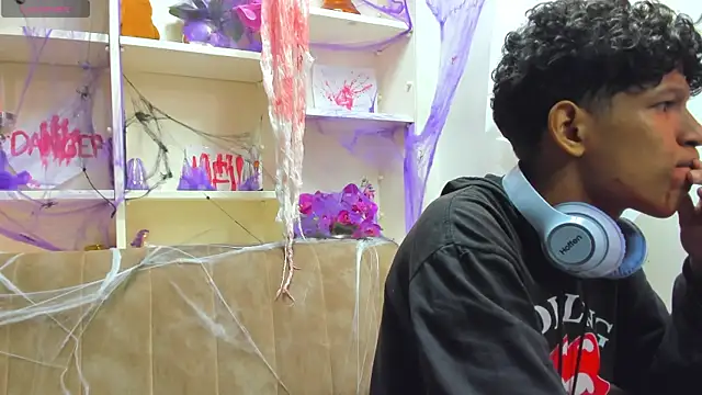 BvlgarVoyss online show from November 2025 09:44:02 AM