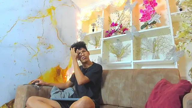 BvlgarVoyss online show from November 2025 06:51:02 PM