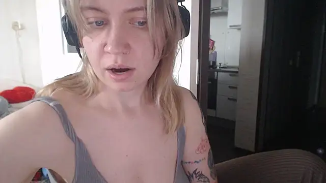 amanda kiss kiss online show from March 2025 12:43:01 PM