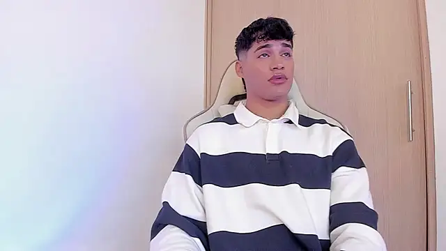 Jimmy Leeh  online show from December 2024 09:53:02 PM