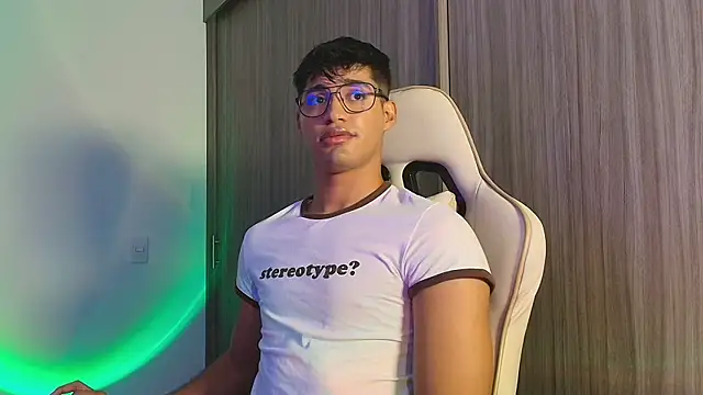 Jimmy Leeh  online show from October 2025 09:15:01 PM