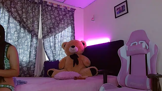 Dakota bumm online show from September 2025 08:44:01 PM