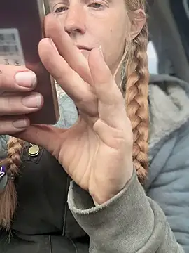 GoldenFlameGoddess online show from April 2026 07:19:01 PM