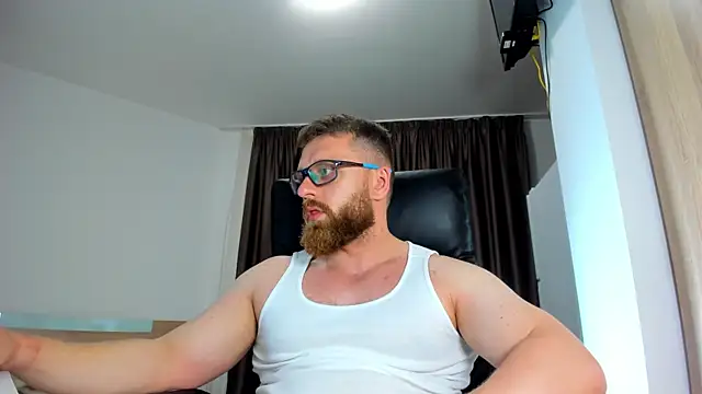 Snapshot of Findom_guy chatting on June 2026 04:55:01 PM Findom guy online show from June 2026 04:55:01 PM