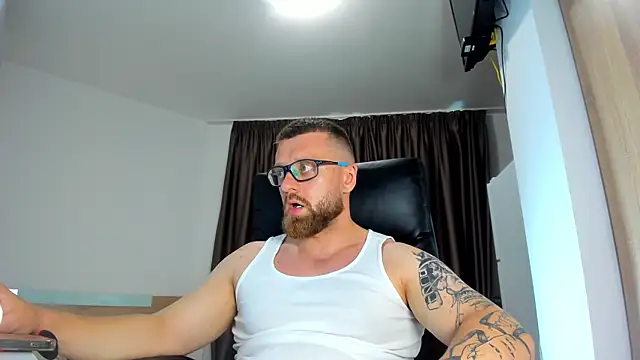 Snapshot of Findom_guy chatting on July 2026 03:49:01 PM Findom guy online show from July 2026 03:49:01 PM