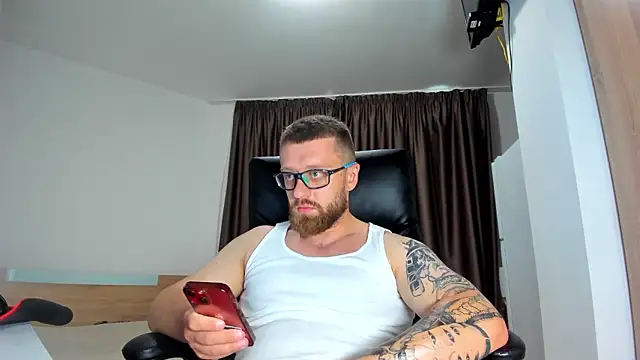 Snapshot of Findom_guy chatting on July 2026 04:21:02 PM Findom guy online show from July 2026 04:21:02 PM