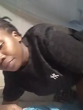 Queentesi online show from January 2025 05:42:02 PM