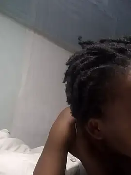 Queentesi online show from February 2025 05:58:02 PM