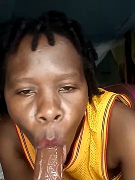 Queentesi online show from October 2025 09:37:01 AM