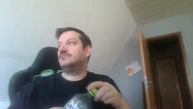 Golffahrer1982 online show from April 2026 08:52:02 AM