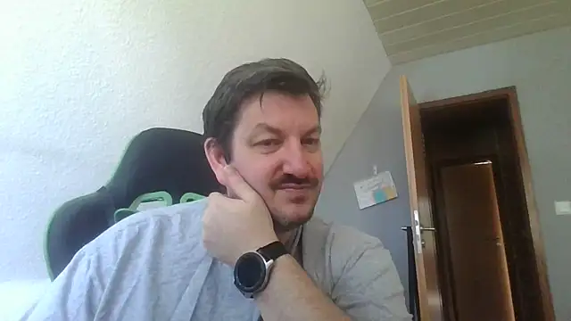 Snapshot of Golffahrer1982 chatting on May 2026 09:25:02 AM Golffahrer1982 online show from May 2026 09:25:02 AM