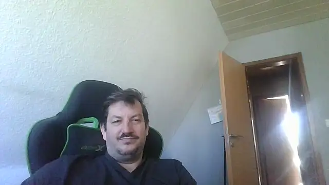 Snapshot of Golffahrer1982 chatting on May 2026 07:58:01 AM Golffahrer1982 online show from May 2026 07:58:01 AM