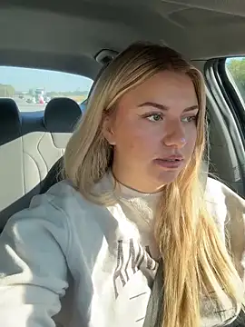 nicolesugarr online show from September 2025 01:46:01 PM