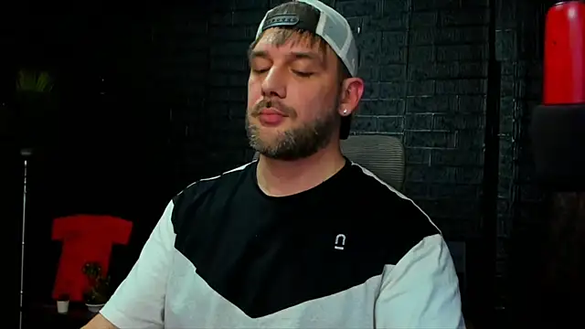 LexXHardy online show from March 2025 11:06:01 PM