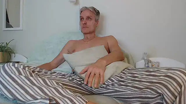 StrongBill online show from December 2024 03:24:02 PM