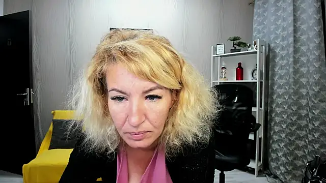Snapshot of Cassandra_Hotty chatting on June 2026 02:58:01 AM Cassandra Hotty online show from June 2026 02:58:01 AM