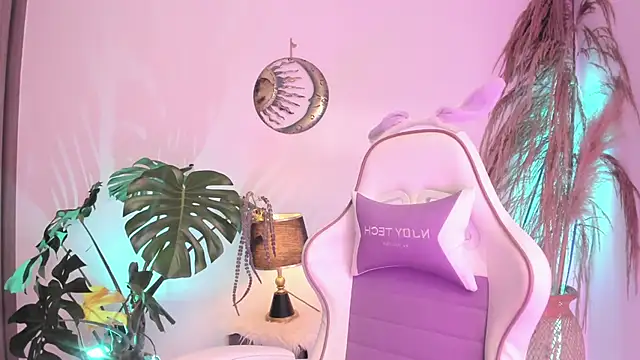 Snapshot of Anngel_1 chatting on September 2025 03:11:01 PM Anngel 1 online show from September 2025 03:11:01 PM