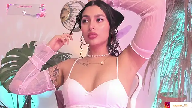 Snapshot of Anngel_1 chatting on November 2025 03:45:02 PM Anngel 1 online show from November 2025 03:45:02 PM