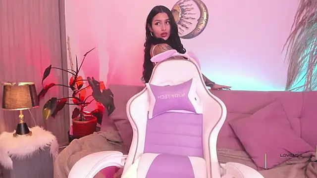 Snapshot of Anngel_1 chatting on December 2025 03:52:02 PM Anngel 1 online show from December 2025 03:52:02 PM