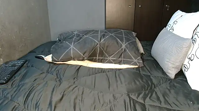 CURVEYDOLLXX online show from February 2025 07:01:01 AM