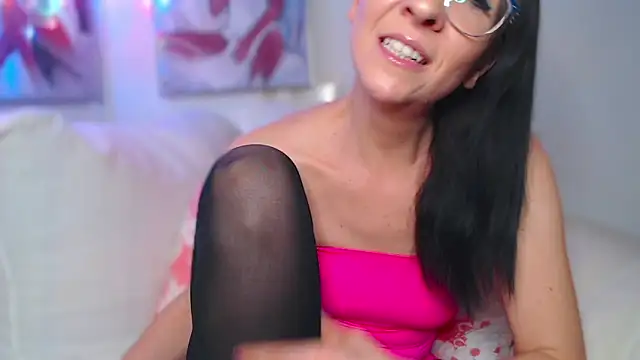 Snapshot of AshleyDark13 chatting on March 2025 05:46:01 PM AshleyDark13 online show from March 2025 05:46:01 PM