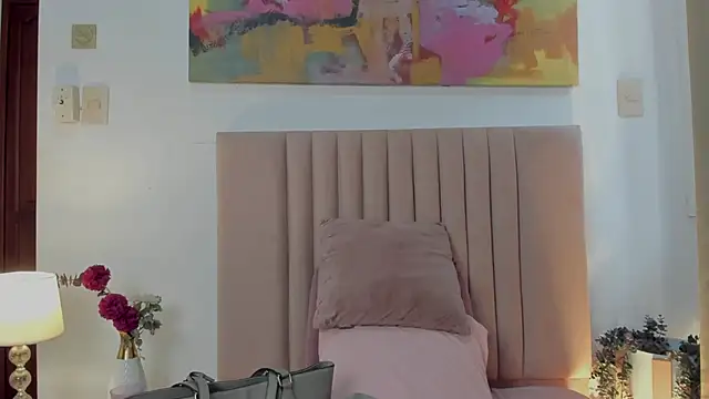 Nina Cavaali online show from October 2025 11:51:02 AM