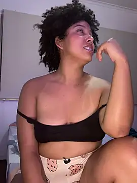 Snapshot of michell_bling1 chatting on March 2025 03:01:02 AM michell bling1 online show from March 2025 03:01:02 AM