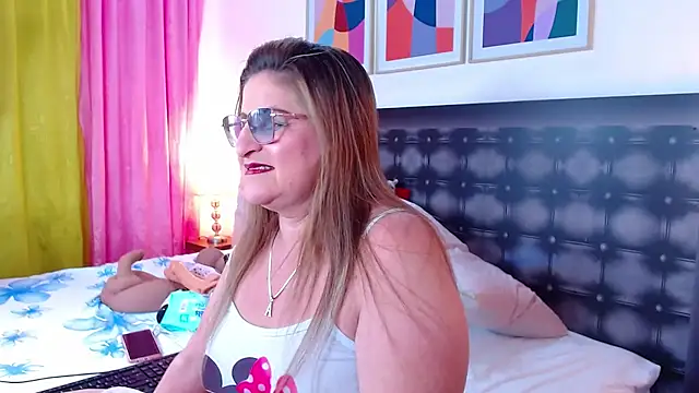 sandra 20 online show from March 2025 10:46:01 AM