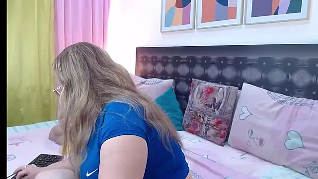 Snapshot of sandra_20 chatting on April 2026 10:31:01 AM sandra 20 online show from April 2026 10:31:01 AM