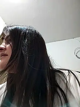 Mia Hampton online show from November 2025 02:03:01 AM