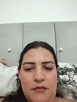 Snapshot of Mia_Hampton chatting on July 2026 09:43:01 PM Mia Hampton online show from July 2026 09:43:01 PM