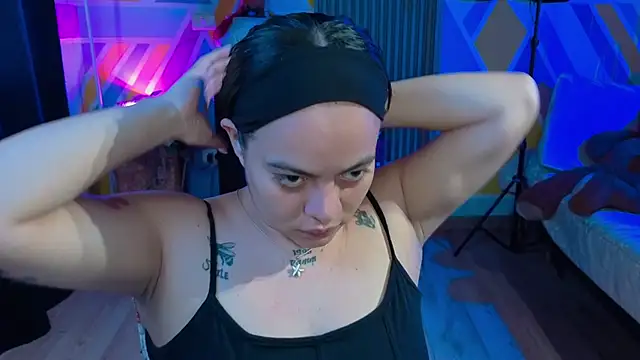 Cuttiealice online show from October 2025 12:49:02 PM