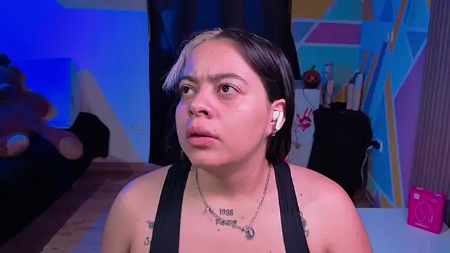 Cuttiealice online show from November 2025 12:51:02 PM