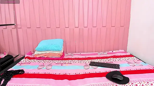 Briana Wells  online show from December 2024 01:39:02 PM