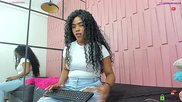 Briana Wells  online show from February 2025 01:00:02 PM