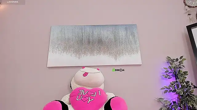 Briana Wells  online show from October 2025 02:06:02 PM