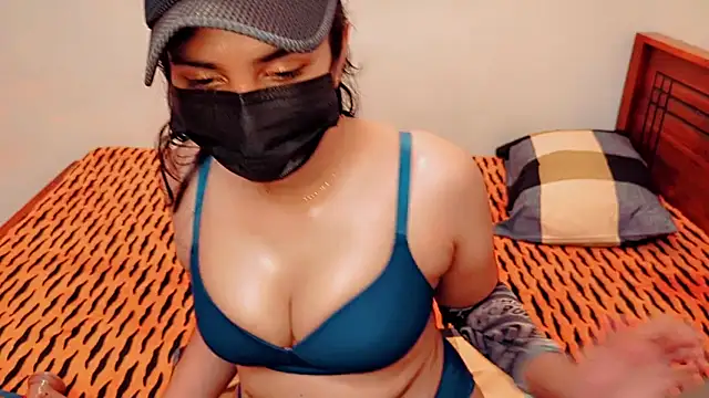 Kiara-Tanvi online show from February 2025 08:33:02 PM