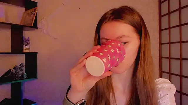 KateCuddle online show from March 2025 05:33:01 AM