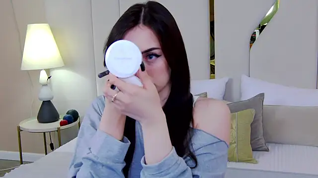 Betty Bridge online show from April 2026 02:42:01 AM