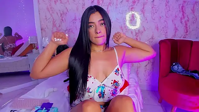 Snapshot of SophiieWilson_ chatting on February 2026 04:43:02 AM SophiieWilson online show from February 2026 04:43:02 AM